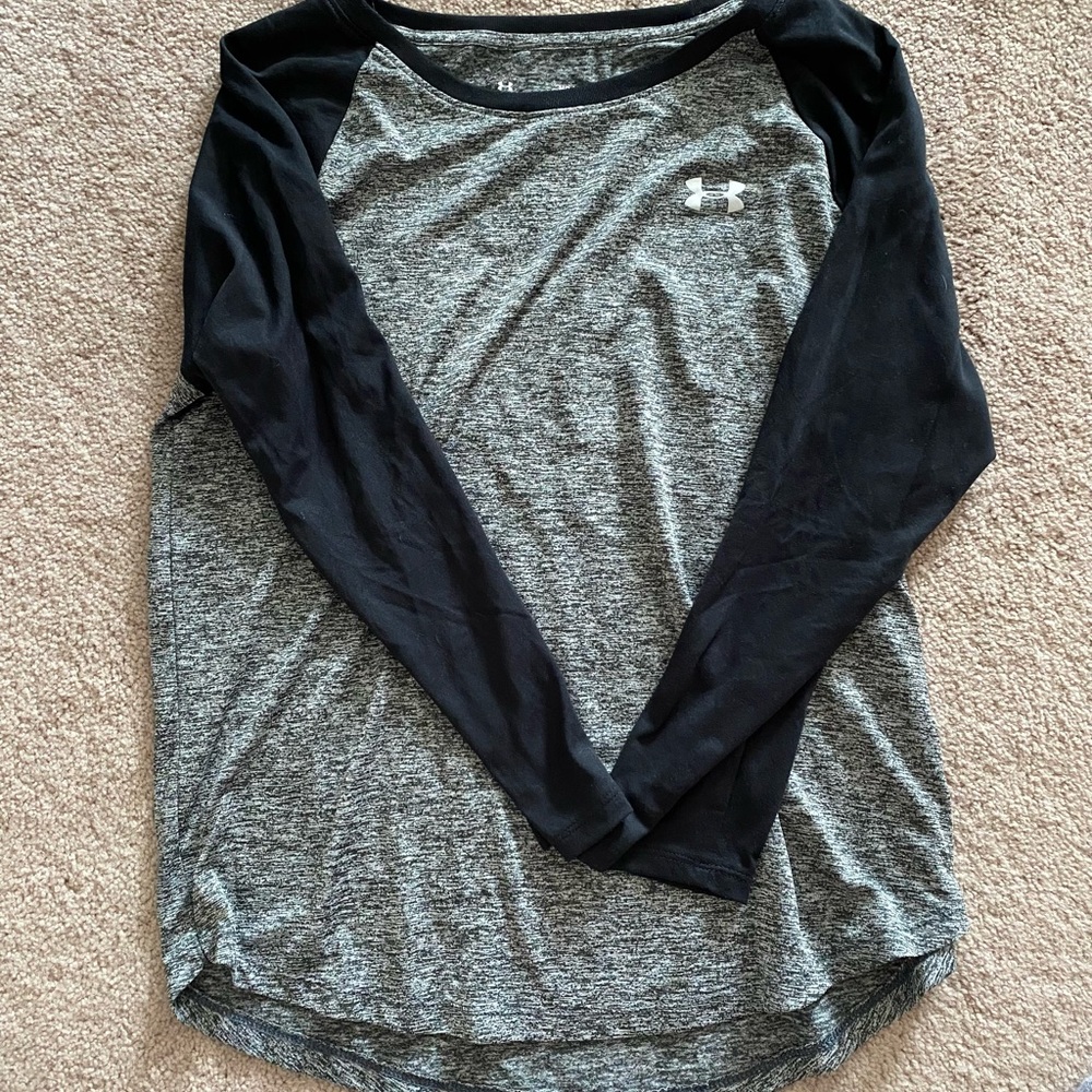Women’s Under Armour Loose fit 3/4 sleeve baseball tee